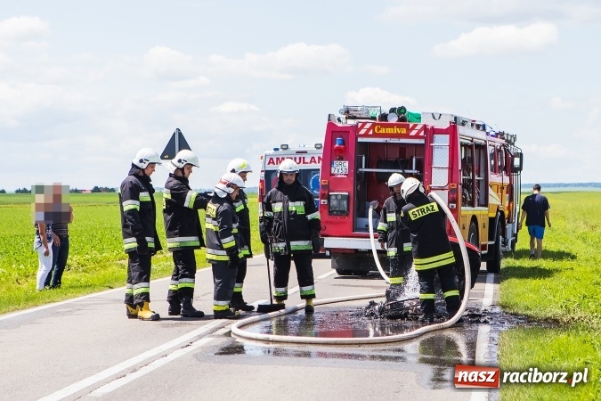 Zdjęcie w galerii na portalu naszraciborz.pl: Pojazd dla inwalidy spłonął na trasie Samborowice - Pietraszyn  wiadomości z regionu