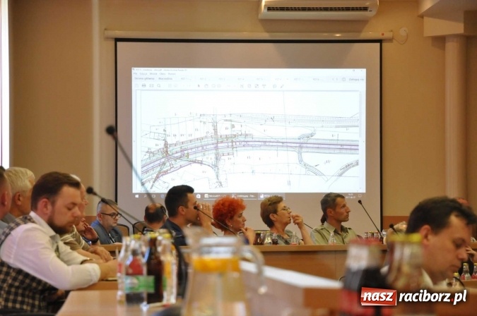 Zdjęcie w galerii na portalu naszraciborz.pl: Rondo, nowy most i wiadukt nad torami - poznaj zaprezentowane dziś szczegóły dotyczące wschodniej obwodnicy miasta wiadomości z regionu