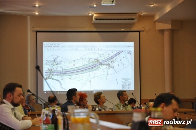 Zdjęcie w galerii na portalu naszraciborz.pl: Rondo, nowy most i wiadukt nad torami - poznaj zaprezentowane dziś szczegóły dotyczące wschodniej obwodnicy miasta wiadomości z regionu