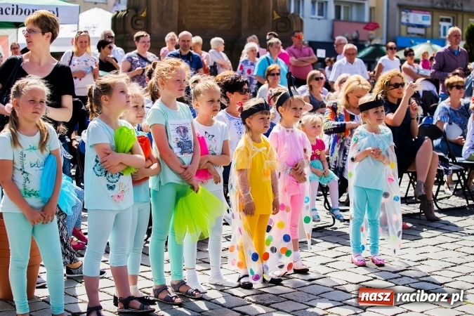 Zdjęcie w galerii na portalu naszraciborz.pl: XVII edycja Festynu Ekologicznego na rynku wiadomości z regionu