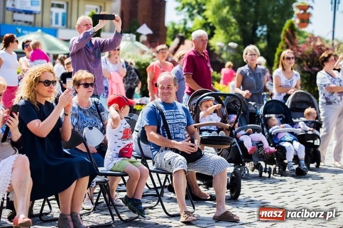 Zdjęcie w galerii na portalu naszraciborz.pl: XVII edycja Festynu Ekologicznego na rynku wiadomości z regionu