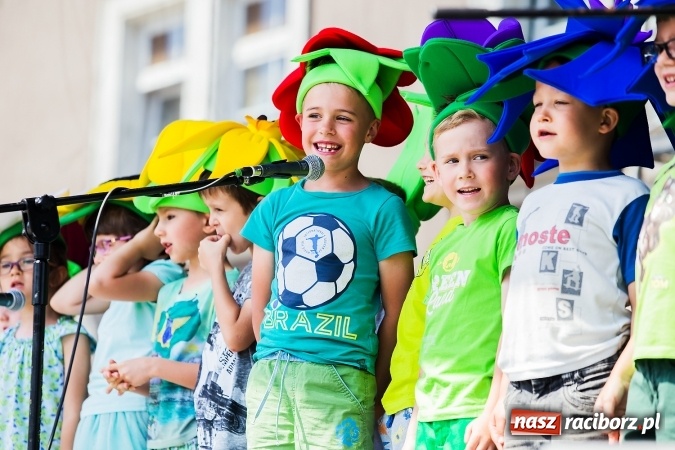 Zdjęcie w galerii na portalu naszraciborz.pl: XVII edycja Festynu Ekologicznego na rynku wiadomości z regionu