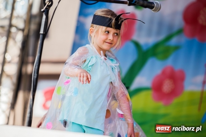 Zdjęcie w galerii na portalu naszraciborz.pl: XVII edycja Festynu Ekologicznego na rynku wiadomości z regionu