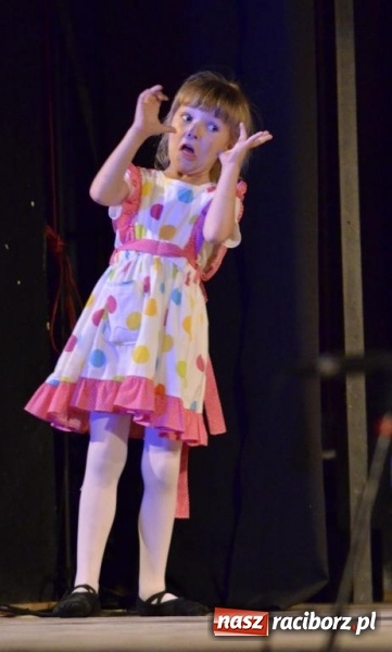 Zdjęcie w galerii na portalu naszraciborz.pl: Teatry na zakończenie pikniku rodzinnego w Strzesze  wiadomości z regionu