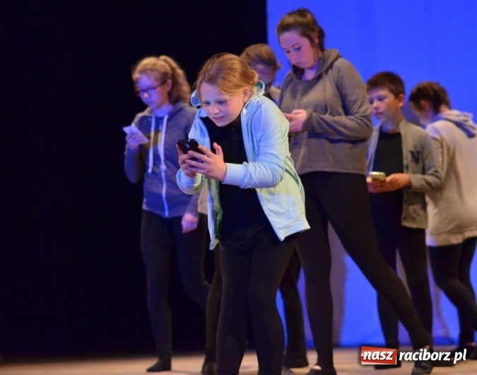 Zdjęcie w galerii na portalu naszraciborz.pl: Teatry na zakończenie pikniku rodzinnego w Strzesze  wiadomości z regionu