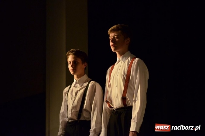 Zdjęcie w galerii na portalu naszraciborz.pl: Teatry na zakończenie pikniku rodzinnego w Strzesze  wiadomości z regionu