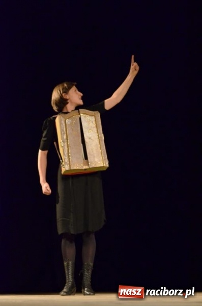 Zdjęcie w galerii na portalu naszraciborz.pl: Teatry na zakończenie pikniku rodzinnego w Strzesze  wiadomości z regionu