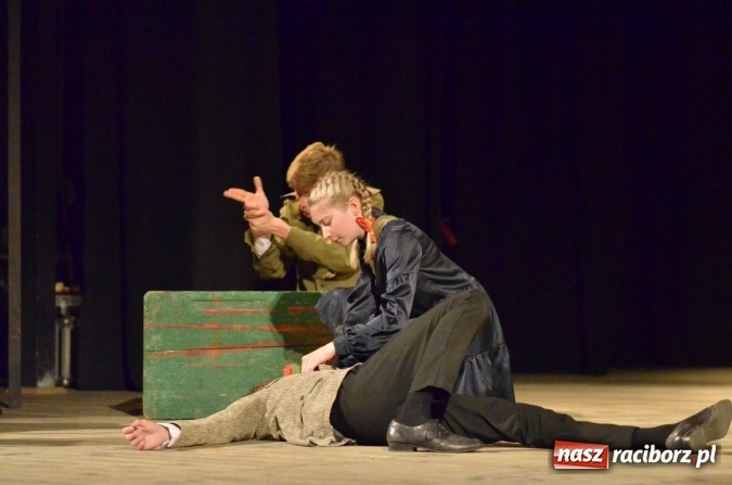 Zdjęcie w galerii na portalu naszraciborz.pl: Teatry na zakończenie pikniku rodzinnego w Strzesze  wiadomości z regionu