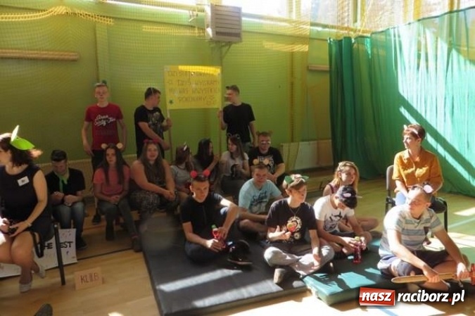 Zdjęcie w galerii na portalu naszraciborz.pl: W Kuźni Raciborskiej odbył się tradycyjny już turniej klas gimnazjalnych  wiadomości z regionu