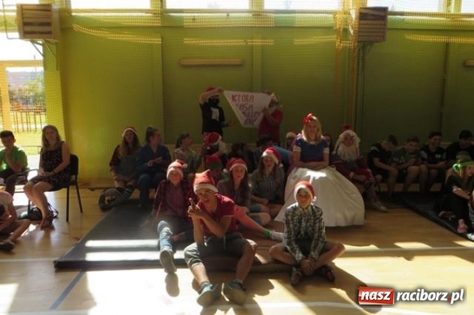 Zdjęcie w galerii na portalu naszraciborz.pl: W Kuźni Raciborskiej odbył się tradycyjny już turniej klas gimnazjalnych  wiadomości z regionu