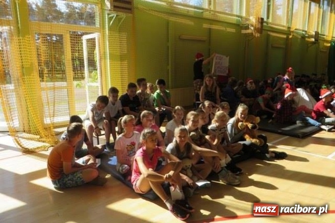 Zdjęcie w galerii na portalu naszraciborz.pl: W Kuźni Raciborskiej odbył się tradycyjny już turniej klas gimnazjalnych  wiadomości z regionu