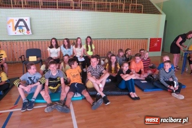 Zdjęcie w galerii na portalu naszraciborz.pl: W Kuźni Raciborskiej odbył się tradycyjny już turniej klas gimnazjalnych  wiadomości z regionu