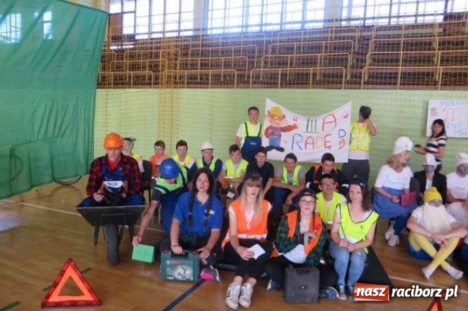 Zdjęcie w galerii na portalu naszraciborz.pl: W Kuźni Raciborskiej odbył się tradycyjny już turniej klas gimnazjalnych  wiadomości z regionu