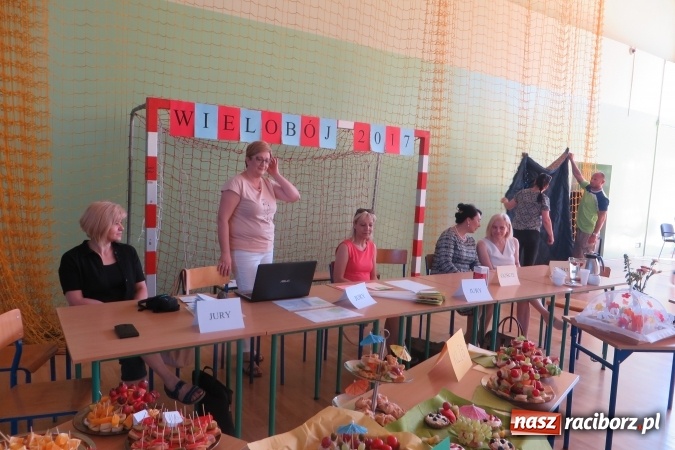 Zdjęcie w galerii na portalu naszraciborz.pl: W Kuźni Raciborskiej odbył się tradycyjny już turniej klas gimnazjalnych  wiadomości z regionu