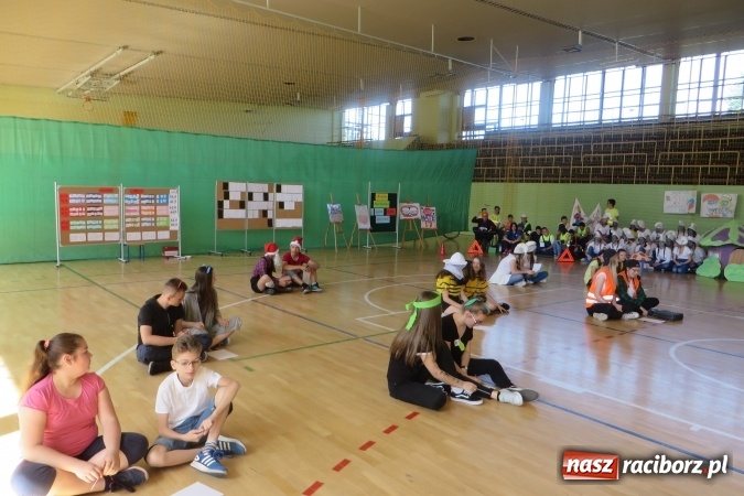 Zdjęcie w galerii na portalu naszraciborz.pl: W Kuźni Raciborskiej odbył się tradycyjny już turniej klas gimnazjalnych  wiadomości z regionu