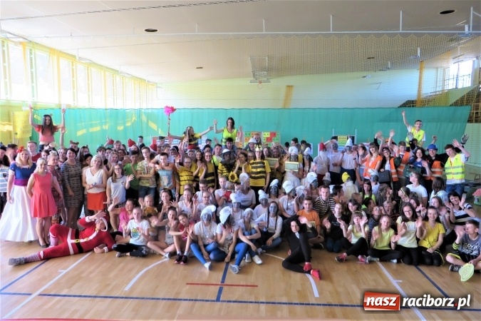 Zdjęcie w galerii na portalu naszraciborz.pl: W Kuźni Raciborskiej odbył się tradycyjny już turniej klas gimnazjalnych  wiadomości z regionu