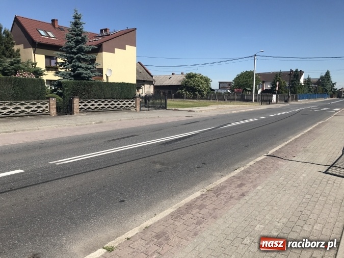 Zdjęcie w galerii na portalu naszraciborz.pl: TVN24 o zdarzeniu z Raciborza. Kierowca TIR-a zaczął wyprzedzać przed przejściem! Zapis drugiej kamery wiadomości z regionu