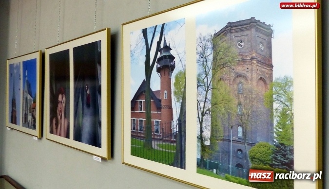Zdjęcie w galerii na portalu naszraciborz.pl: Racibórz - historia (nie)codzienna – w bibliotece odbył się wernisaż wystawy wiadomości z regionu