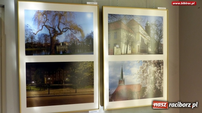 Zdjęcie w galerii na portalu naszraciborz.pl: Racibórz - historia (nie)codzienna – w bibliotece odbył się wernisaż wystawy wiadomości z regionu