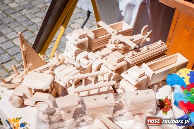 Zdjęcie w galerii na portalu naszraciborz.pl: Na placu Dominikańskim ruszył Jarmark św. Marcelego  wiadomości z regionu