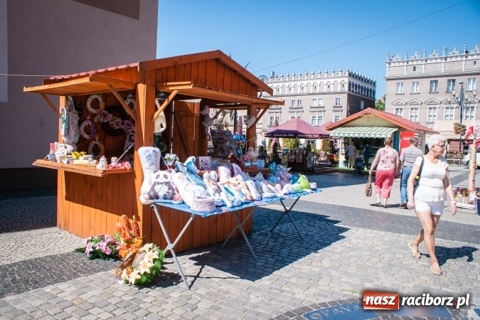 Zdjęcie w galerii na portalu naszraciborz.pl: Na placu Dominikańskim ruszył Jarmark św. Marcelego  wiadomości z regionu