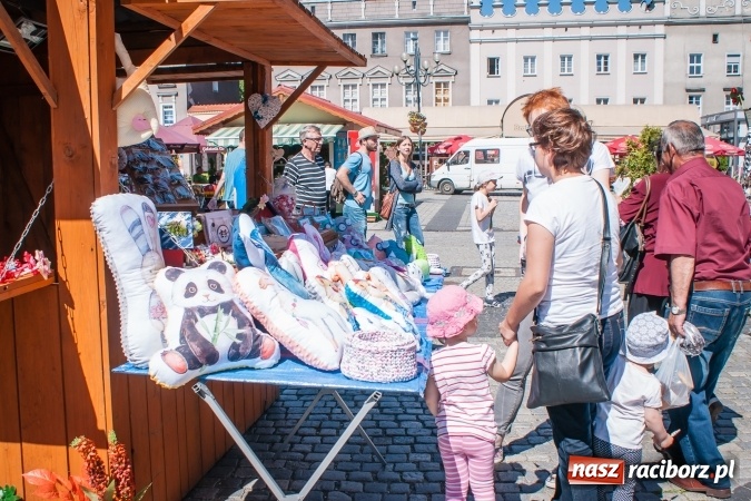 Zdjęcie w galerii na portalu naszraciborz.pl: Na placu Dominikańskim ruszył Jarmark św. Marcelego  wiadomości z regionu