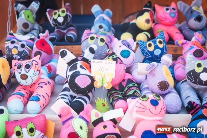 Zdjęcie w galerii na portalu naszraciborz.pl: Na placu Dominikańskim ruszył Jarmark św. Marcelego  wiadomości z regionu