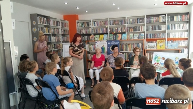 Zdjęcie w galerii na portalu naszraciborz.pl: Czytanie zbliża... pokolenia wiadomości z regionu