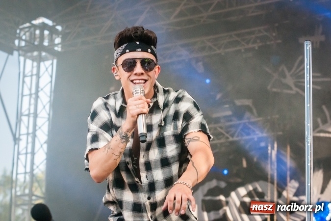 Zdjęcie w galerii na portalu naszraciborz.pl: Dni Raciborza 2017: Trwa koncert Dawida Kwiatkowskiego wiadomości z regionu