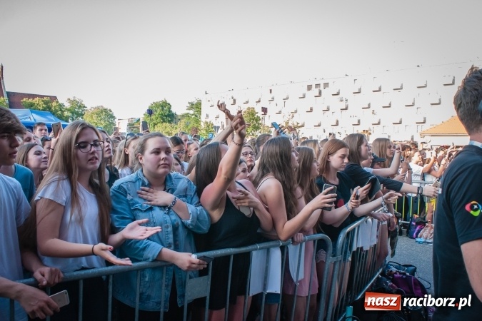 Zdjęcie w galerii na portalu naszraciborz.pl: Dni Raciborza 2017: Trwa koncert Dawida Kwiatkowskiego wiadomości z regionu