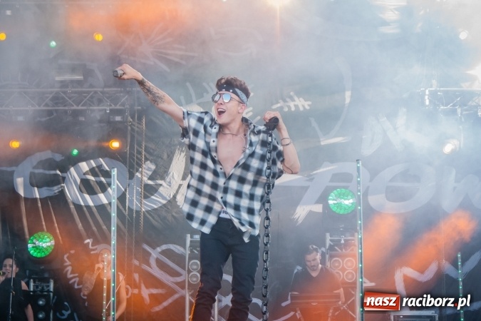 Zdjęcie w galerii na portalu naszraciborz.pl: Dni Raciborza 2017: Trwa koncert Dawida Kwiatkowskiego wiadomości z regionu