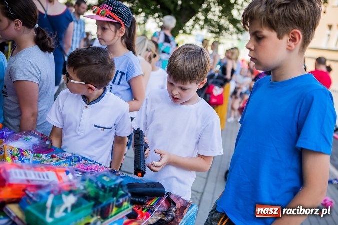 Zdjęcie w galerii na portalu naszraciborz.pl: Piknik rodzinny w Szkole Podstawowej nr 4  wiadomości z regionu