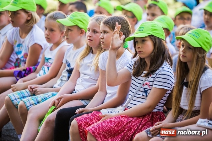 Zdjęcie w galerii na portalu naszraciborz.pl: Piknik rodzinny w Szkole Podstawowej nr 4  wiadomości z regionu