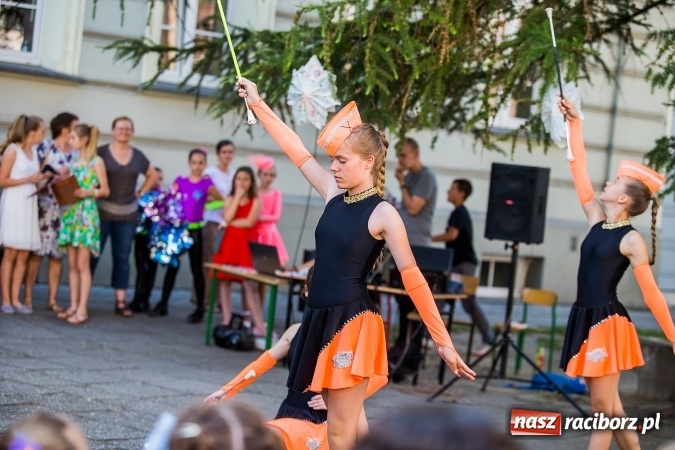 Zdjęcie w galerii na portalu naszraciborz.pl: Piknik rodzinny w Szkole Podstawowej nr 4  wiadomości z regionu