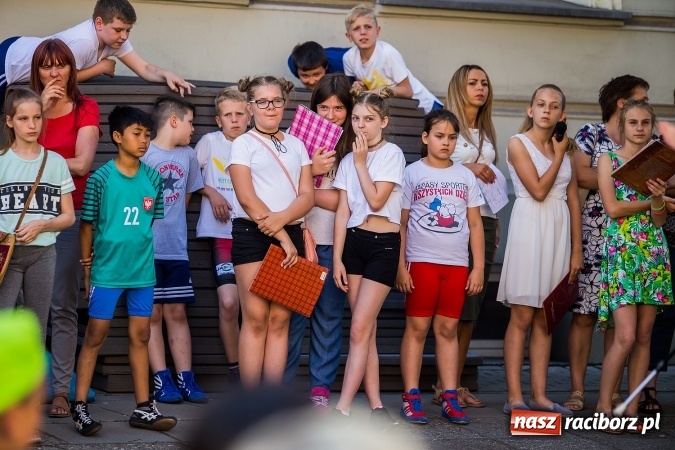 Zdjęcie w galerii na portalu naszraciborz.pl: Piknik rodzinny w Szkole Podstawowej nr 4  wiadomości z regionu