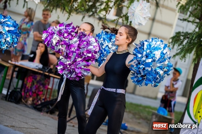 Zdjęcie w galerii na portalu naszraciborz.pl: Piknik rodzinny w Szkole Podstawowej nr 4  wiadomości z regionu