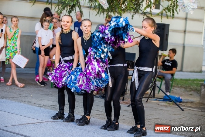 Zdjęcie w galerii na portalu naszraciborz.pl: Piknik rodzinny w Szkole Podstawowej nr 4  wiadomości z regionu