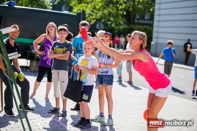 Zdjęcie w galerii na portalu naszraciborz.pl: Piknik rodzinny w Szkole Podstawowej nr 4  wiadomości z regionu