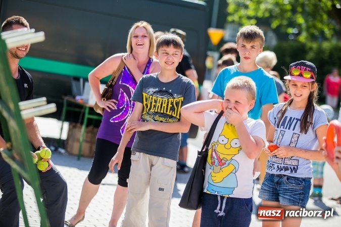 Zdjęcie w galerii na portalu naszraciborz.pl: Piknik rodzinny w Szkole Podstawowej nr 4  wiadomości z regionu
