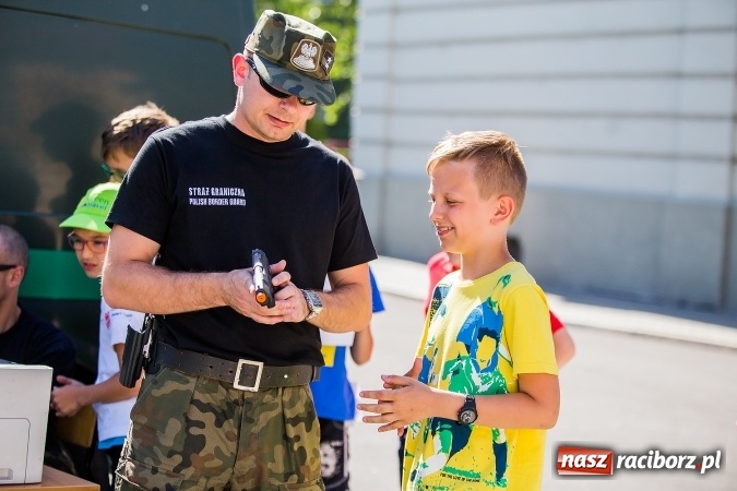 Zdjęcie w galerii na portalu naszraciborz.pl: Piknik rodzinny w Szkole Podstawowej nr 4  wiadomości z regionu