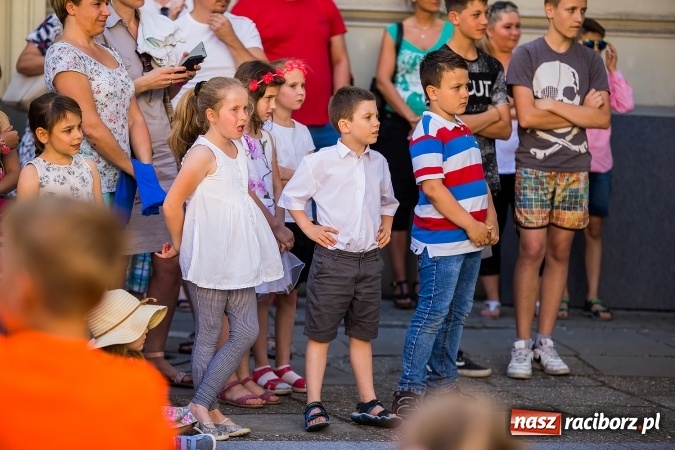 Zdjęcie w galerii na portalu naszraciborz.pl: Piknik rodzinny w Szkole Podstawowej nr 4  wiadomości z regionu