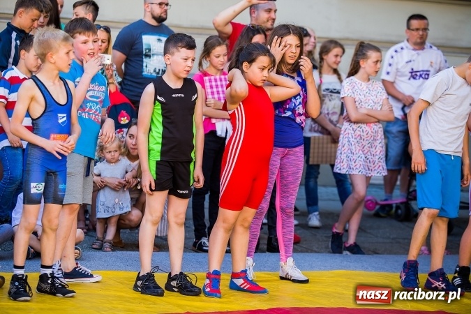 Zdjęcie w galerii na portalu naszraciborz.pl: Piknik rodzinny w Szkole Podstawowej nr 4  wiadomości z regionu