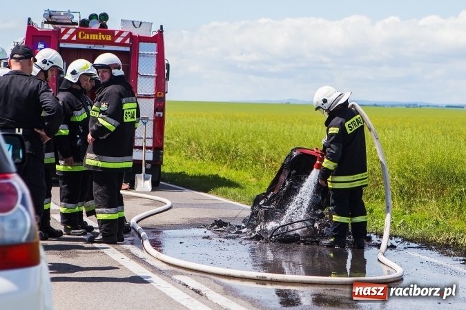 Zdjęcie w galerii na portalu naszraciborz.pl: Niepełnosprawny Łukasz cudem uniknął śmierci. Jego pojazd zaczął się palić, a nikt nie chciał mu pomóc  wiadomości z regionu