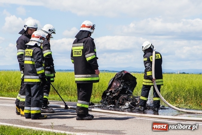 Zdjęcie w galerii na portalu naszraciborz.pl: Niepełnosprawny Łukasz cudem uniknął śmierci. Jego pojazd zaczął się palić, a nikt nie chciał mu pomóc  wiadomości z regionu