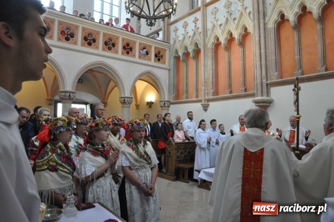 Zdjęcie w galerii na portalu naszraciborz.pl: Uroczysta Msza św. w kaplicy św. Tomasza Kantuaryjskiego rozpoczęła zjazd raciborzan  wiadomości z regionu