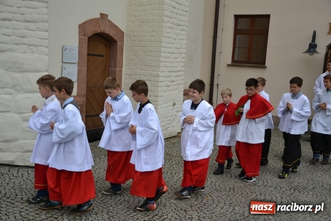 Zdjęcie w galerii na portalu naszraciborz.pl: Uroczysta Msza św. w kaplicy św. Tomasza Kantuaryjskiego rozpoczęła zjazd raciborzan  wiadomości z regionu