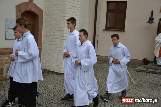 Zdjęcie w galerii na portalu naszraciborz.pl: Uroczysta Msza św. w kaplicy św. Tomasza Kantuaryjskiego rozpoczęła zjazd raciborzan  wiadomości z regionu