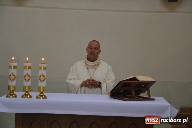 Zdjęcie w galerii na portalu naszraciborz.pl: Uroczysta Msza św. w kaplicy św. Tomasza Kantuaryjskiego rozpoczęła zjazd raciborzan  wiadomości z regionu