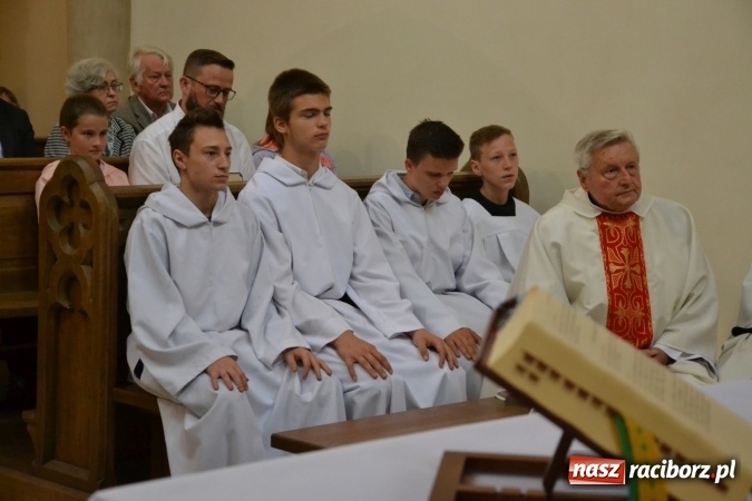 Zdjęcie w galerii na portalu naszraciborz.pl: Uroczysta Msza św. w kaplicy św. Tomasza Kantuaryjskiego rozpoczęła zjazd raciborzan  wiadomości z regionu