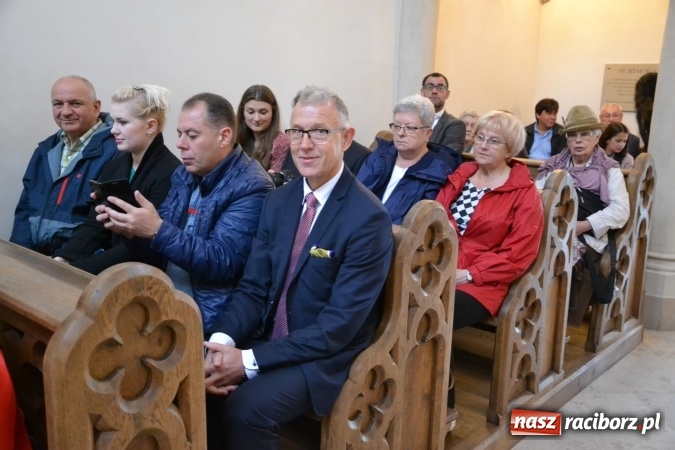Zdjęcie w galerii na portalu naszraciborz.pl: Uroczysta Msza św. w kaplicy św. Tomasza Kantuaryjskiego rozpoczęła zjazd raciborzan  wiadomości z regionu